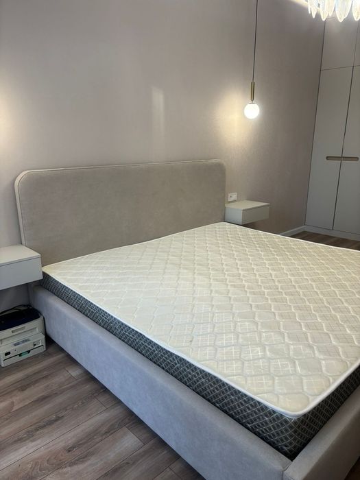 Двухспальная кровать