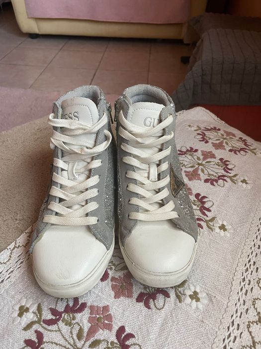 Чисто нови обувки guess