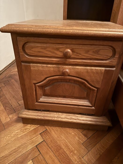 Mobila dormitor lemn masiv, ca nou ( comoda cadou)