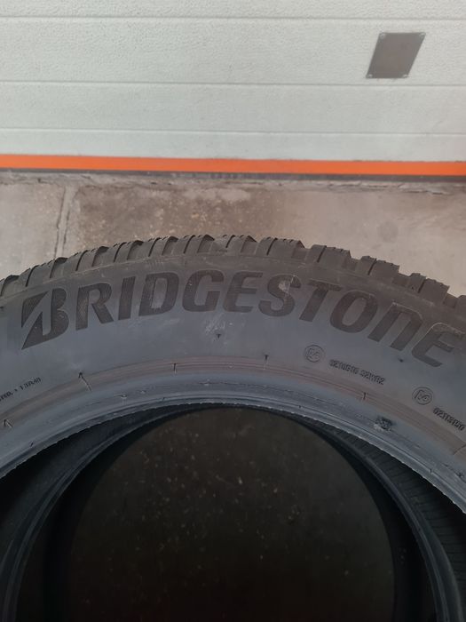 Зимни гуми 2 броя BRIDGESTONE Blizzak LM005 235 55 R18 дот 2423