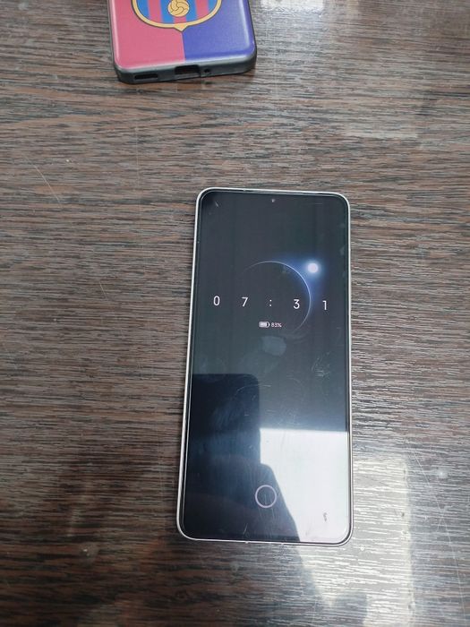 Продам смартфон Poco F 6 pro