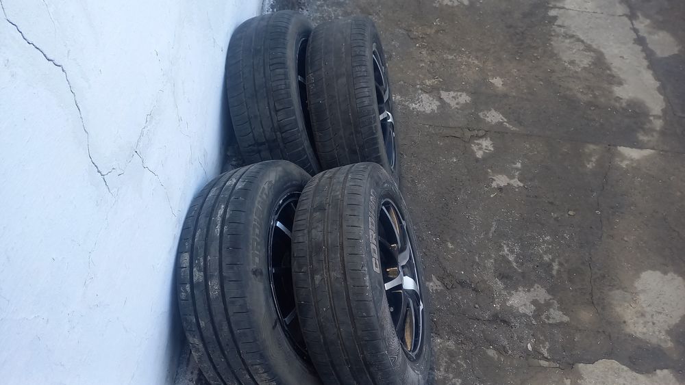 Продам летние резины на 15