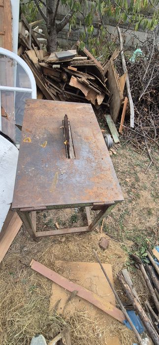 Vand masa circular cu disc