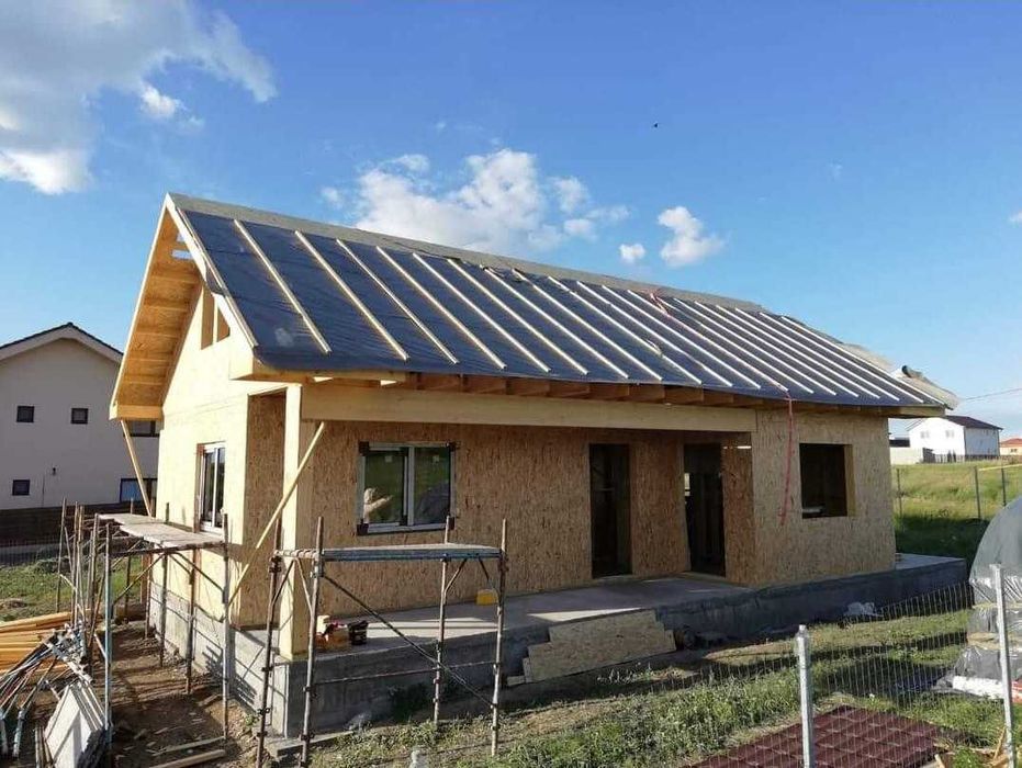 Case pe structura metalica