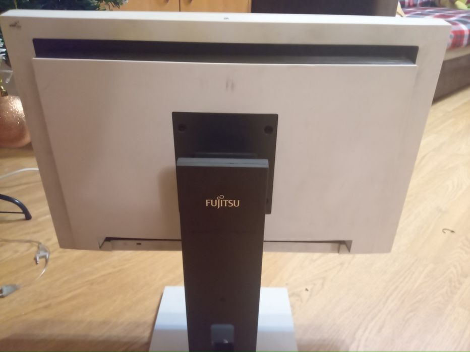 Монитор 75 герц.