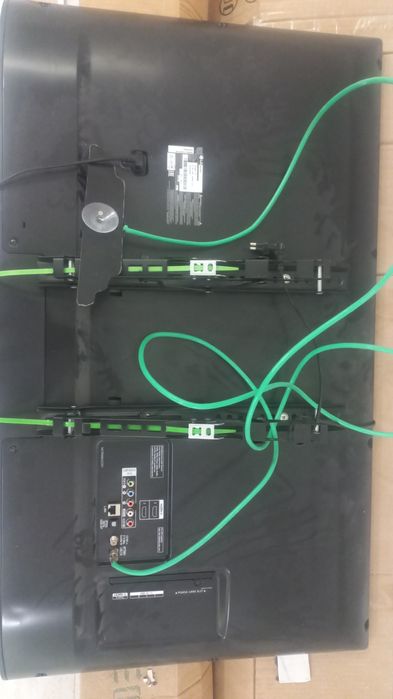 Продам телевизор LG 43LJ622 на запчасть экран сломано