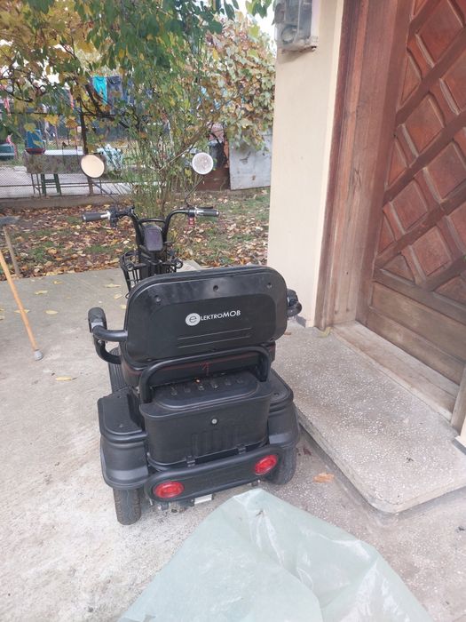 Tricicletă electrică pentru adulți