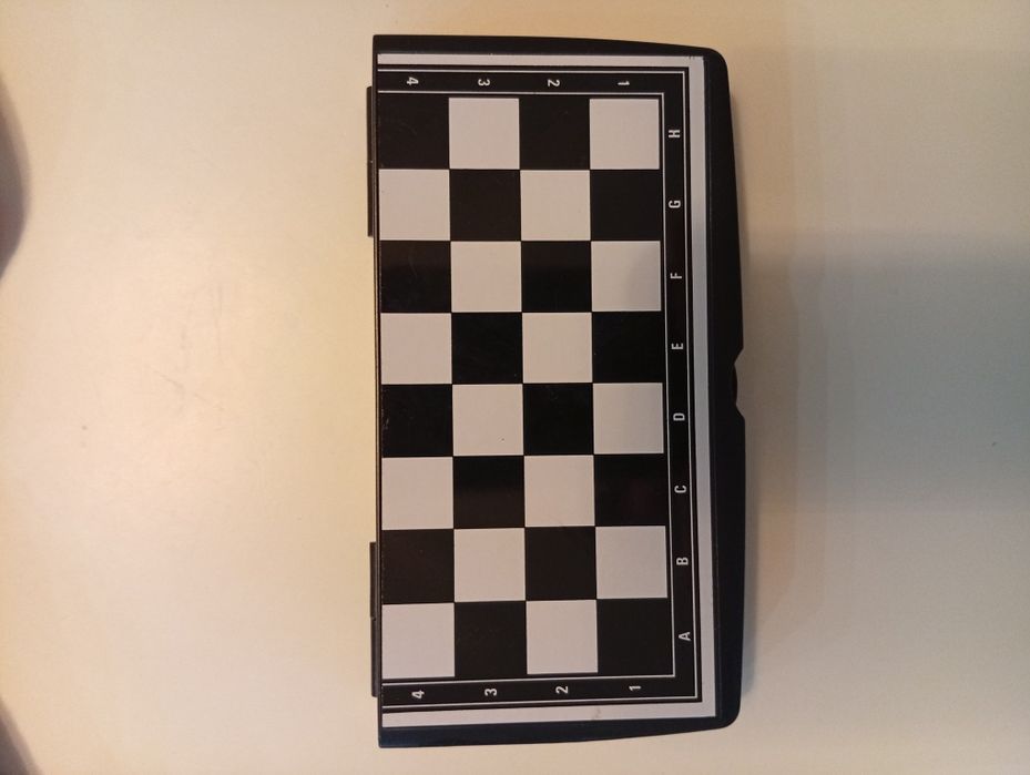 Мини магнитен шах