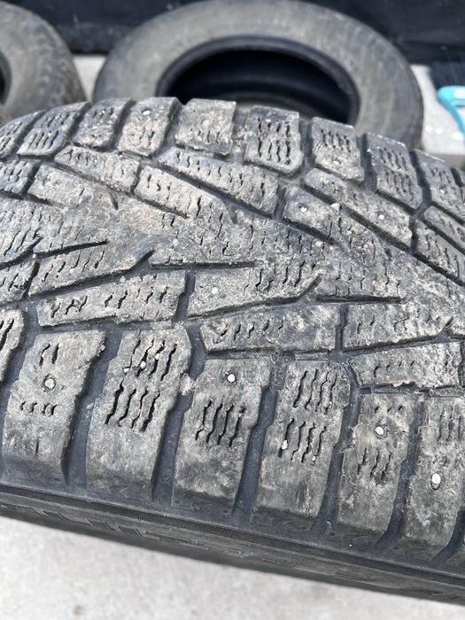 Зимний шина 265.65.R17 б/у nokian