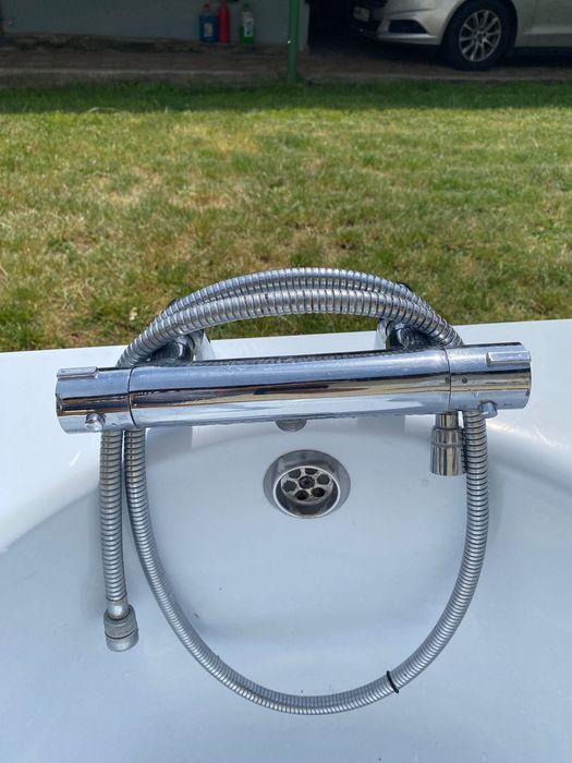 Cadă din fibră cu baterie de duș monocomandă cu termostat