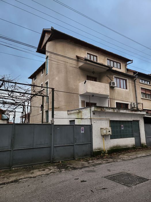 Inchiriez vila pentru sediu firma