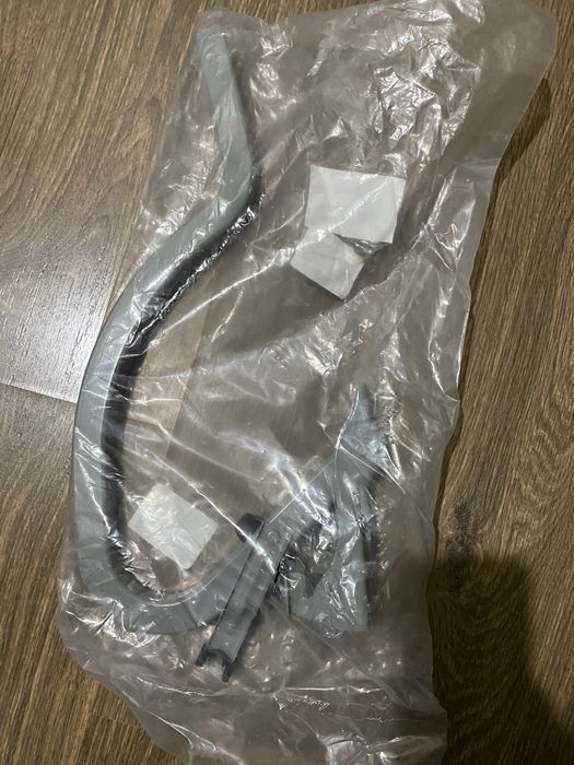 Продам петли для багажника