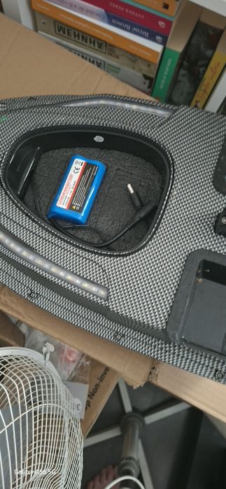 Vand barcuta cu doua baterii.