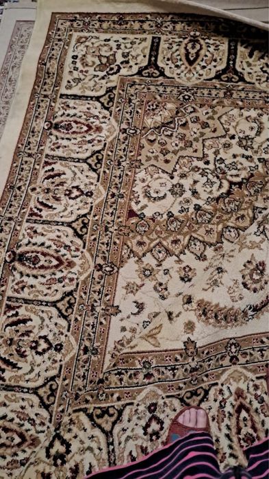 Продам ковер в хорошем состоянии