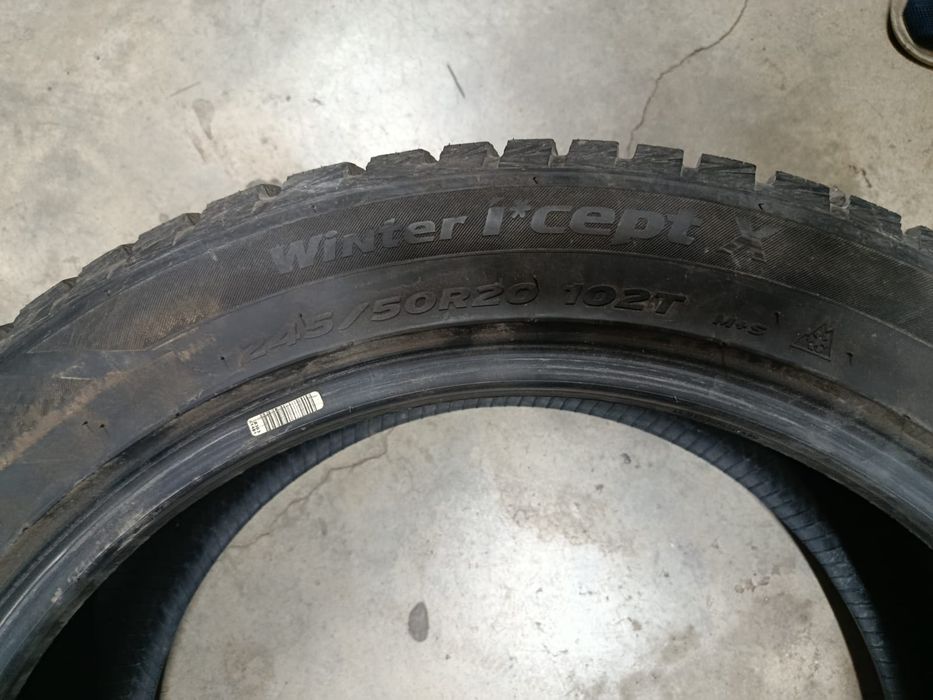 Продам шины 245/50 R20