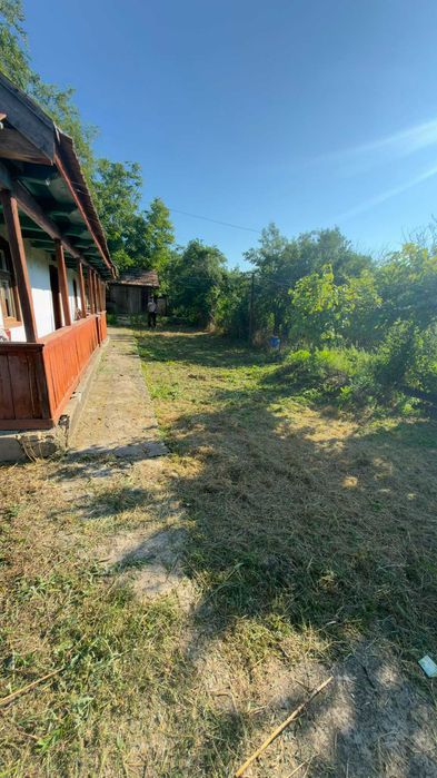 Vand casa cu teren