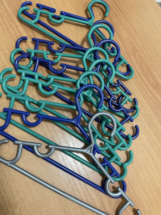 Продам  вешалки детские новые