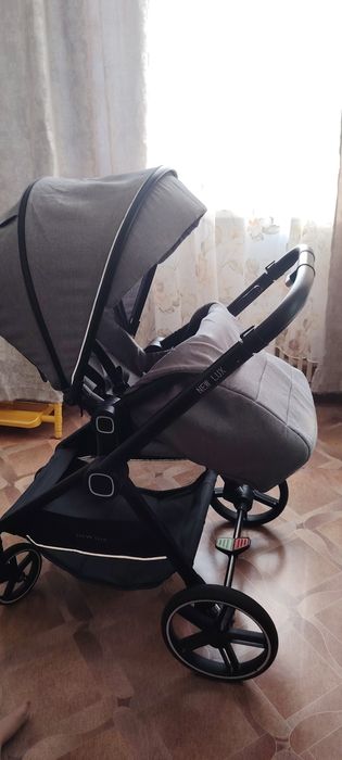 Продам прогулочную коляску