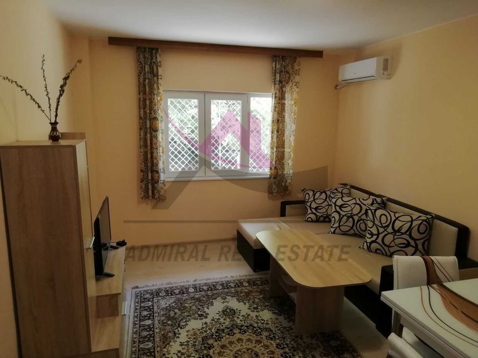 Дава се под наем Двустаен апартамент в Варна, Център - 55 кв.м за 350 € - Снимка #1