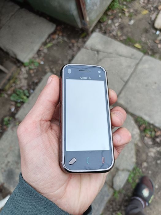 Vând Nokia N97-4 RM 555
