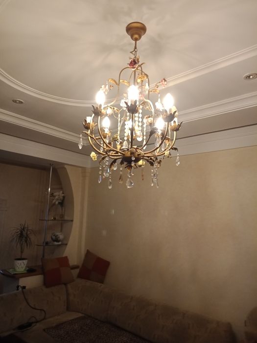 Продам  люстру  Италия