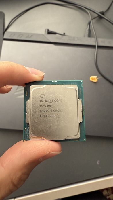 Процессор Intel core I3 7100