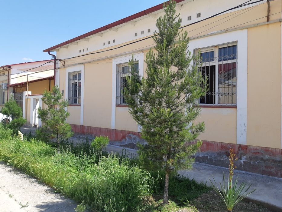 Котедж сотилади 600кв.м