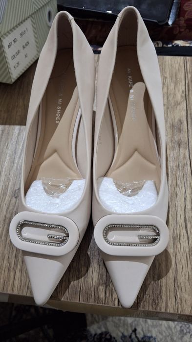 Продам новые женские туфли