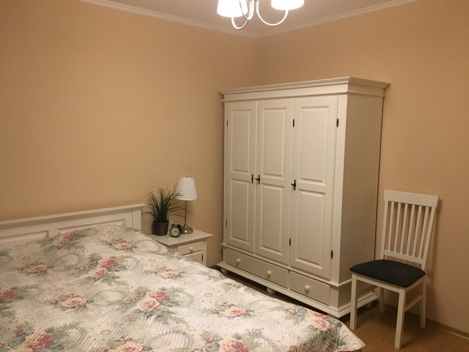 Particular inchiriez apartament 2 camere Eroii Revolutiei metrou iefti