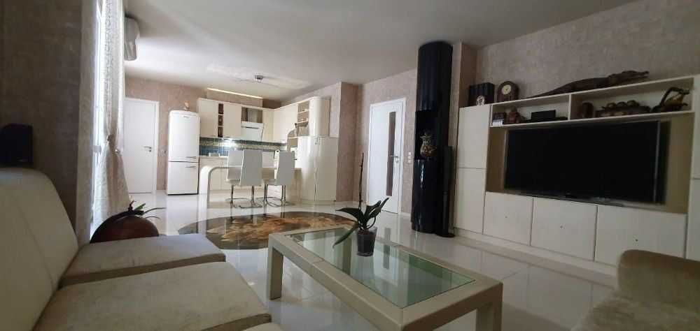 Продава се Двустаен апартамент в София, Дианабад - 70 кв.м за 2015 €/кв.м - Снимка #8