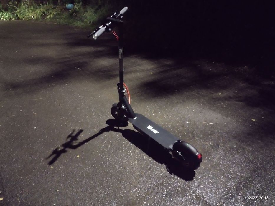 Trotinetă electrica siver 10 plus , cu mici defecțiuni