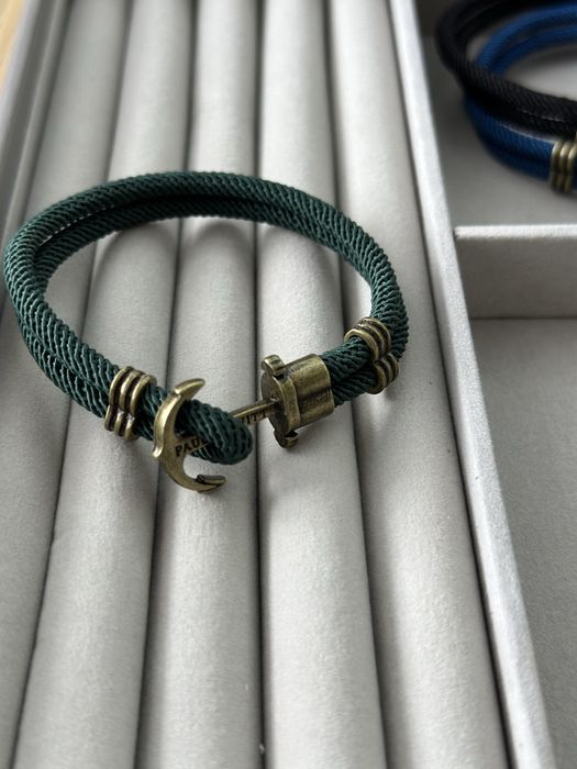 Гривни с котва / различни цветове /