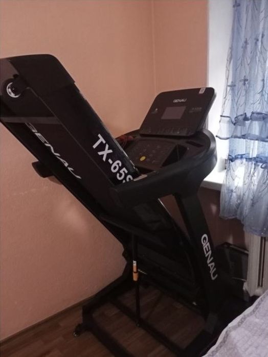 Бегавая дорожка GENAU