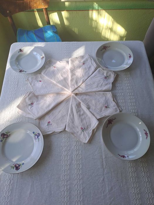 Порцеланови чиний различни цветове и размери