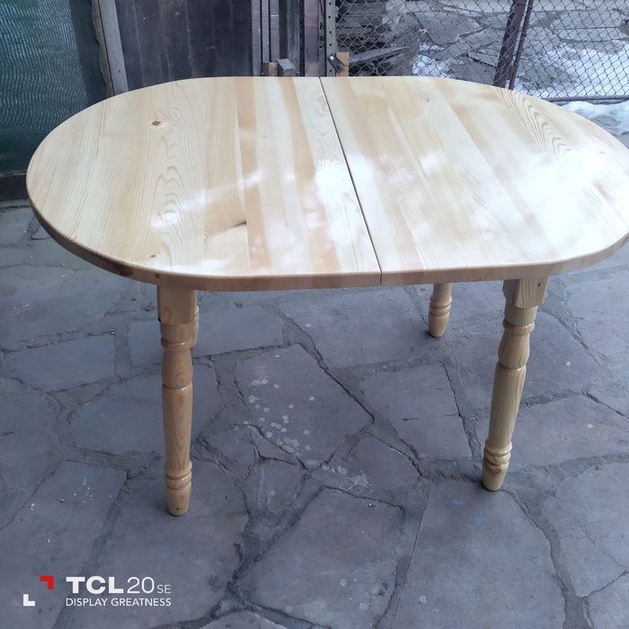 Кухненски маси от чамов материал .Изработвам различни модели  маси .