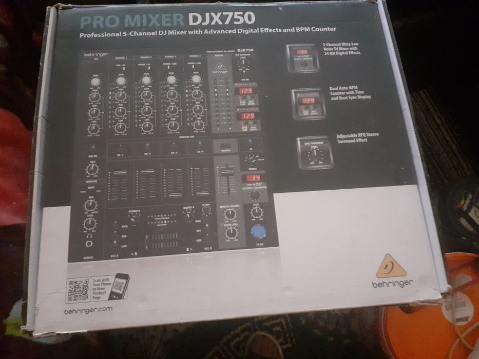 De vanzare mixer pasiv behringer DJX 750