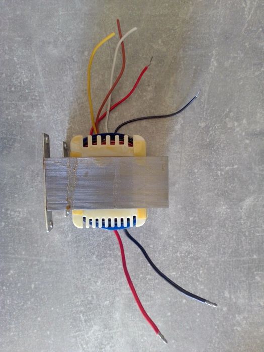 Transformator 220V la 12V