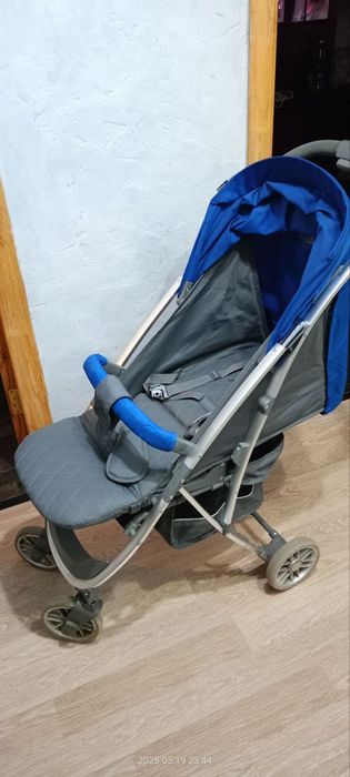 Продам детскую прогулочную коляску.