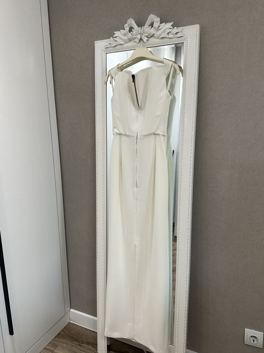 Платье: Dinara Satzhan