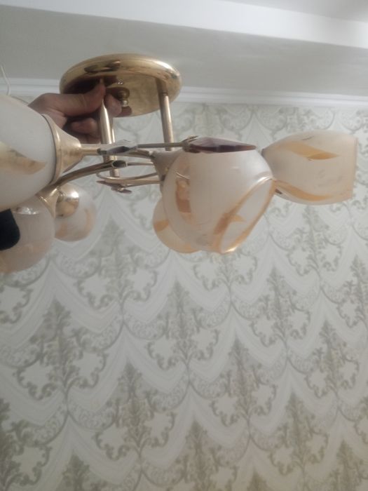 Продам люстру в хорош