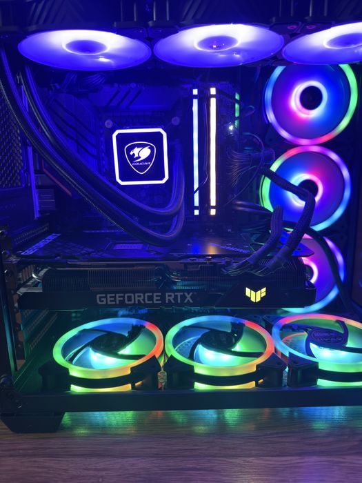 Геймърски компютър/ I9 10900K/Водно/32GB/RTX 3090 24GB/2TB SSD