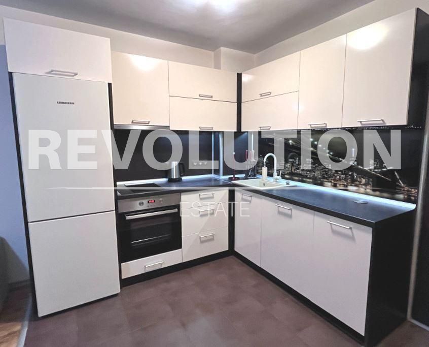 Дава се под наем Двустаен апартамент в Варна, Възраждане 3 - 73 кв.м за 498.27 € - Снимка #1