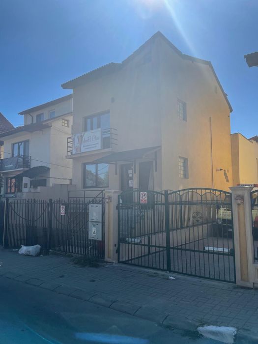 Cladire Centru langa Finante de inchiriat (toata sau pe etaje)