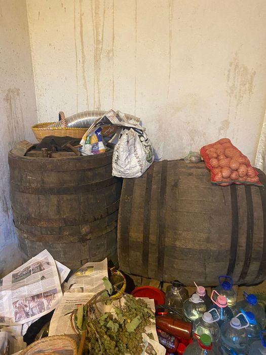 Vând 3 butoaie de 500 litri, butoiul