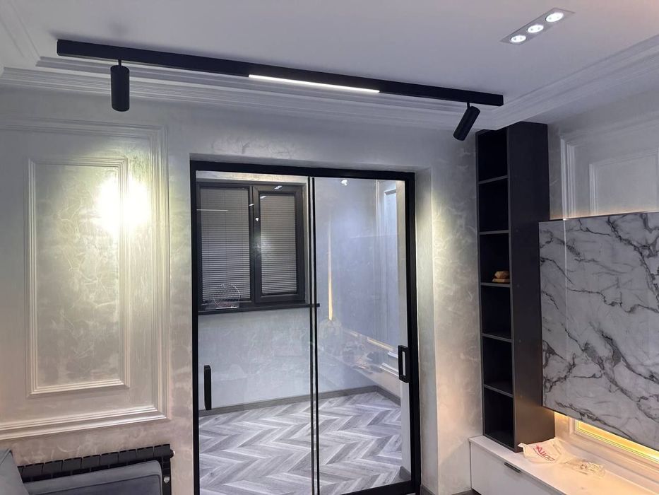 Душевые кабины и стеклянные перегородки на заказ