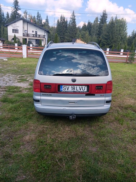 Vând volkswagen sharan 2002