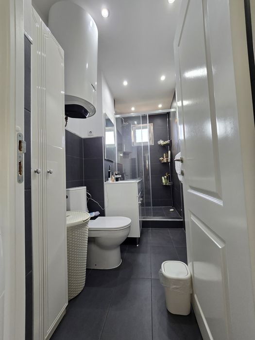 Vand apartament cu 3 camere