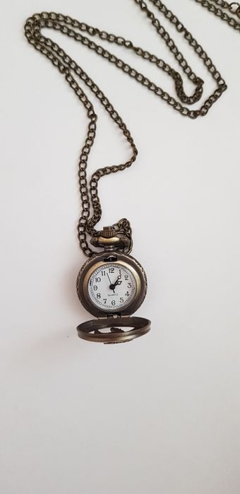 Античен Кварцов Часовник