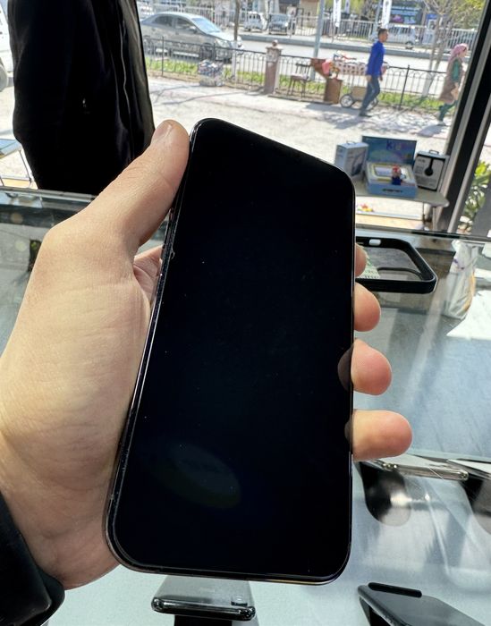 Iphone 12 pro sotiladi