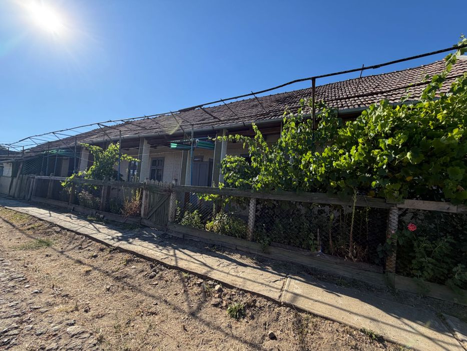 Casa de vanzare in satul Vasad, comuna Curtuiseni